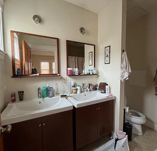 6 Giles Park — Photo 5