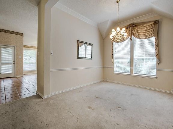 5th image of 8121 Shady Oaks Dr