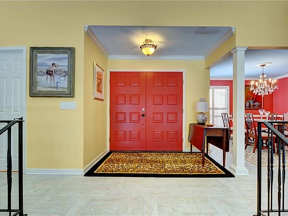 2nd image of 405 Palm Dr