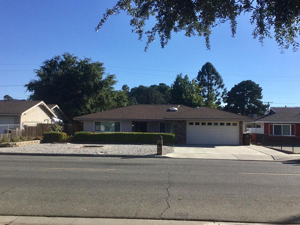 1st image of 41135 Mayberry Ave