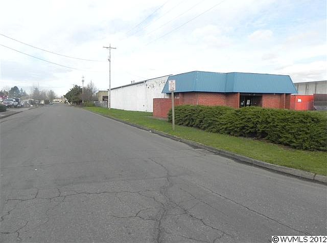 2nd image of 2305 McGilchrist St SE
