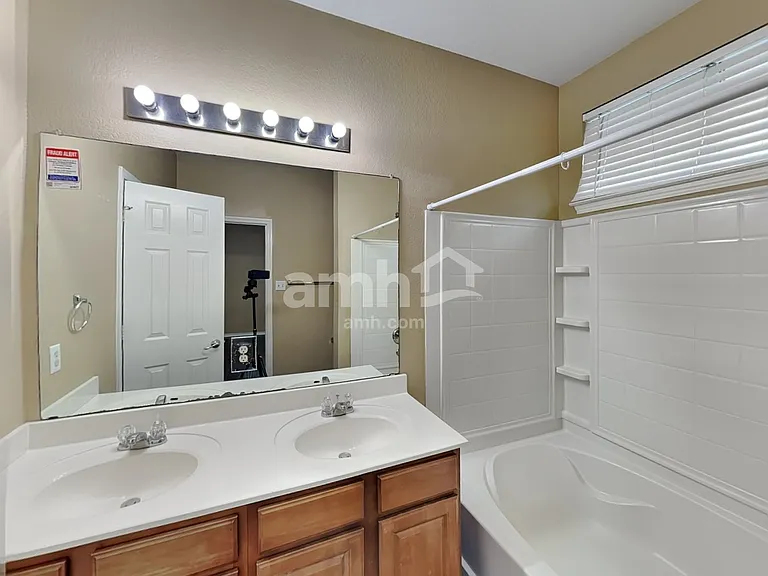 202 Almquist St — Photo 13