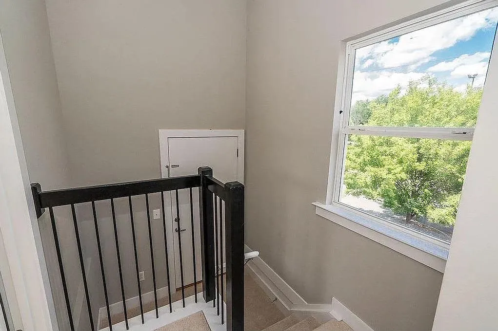 2 bed, 1162 sqft, $2,000 — Photo 4