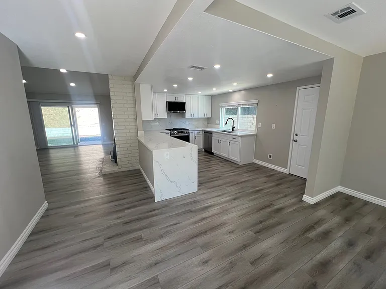 2800 Regina Ave — Photo 22