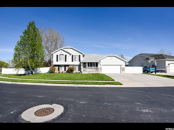 2nd image of 777 Country Club Dr