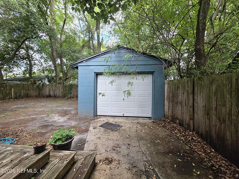 3353 Dellwood Ave — Photo 14