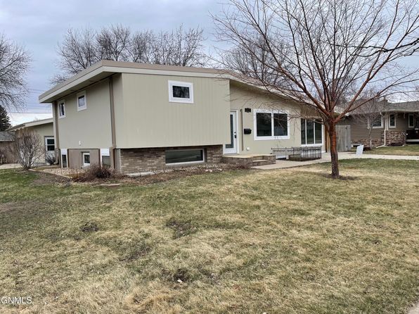 227 16th Ave NE, Jamestown, ND 58401