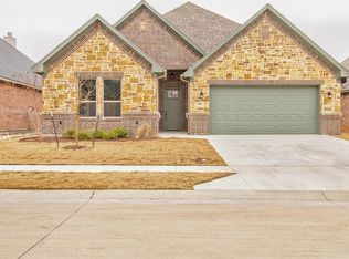200 Windy Glen Dr, Decatur, TX 76234