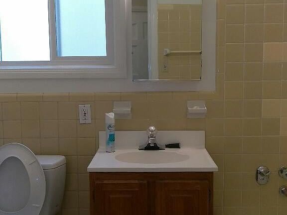 5th image of 244 Hermann St APT 01