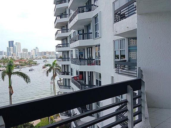 2nd image of 19195 NE 36th Ct APT 607