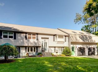 22 Farquhar Rd, Sturbridge, MA 01566