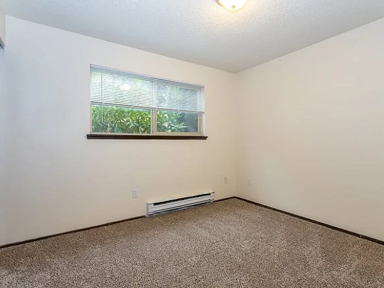 3021 S Orchard St W — Photo 17