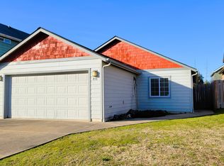 858 Marshall Ave, Coos Bay, OR 97420