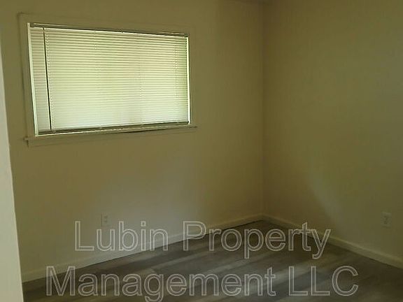 4th image of 3395 Mountain Terrace St