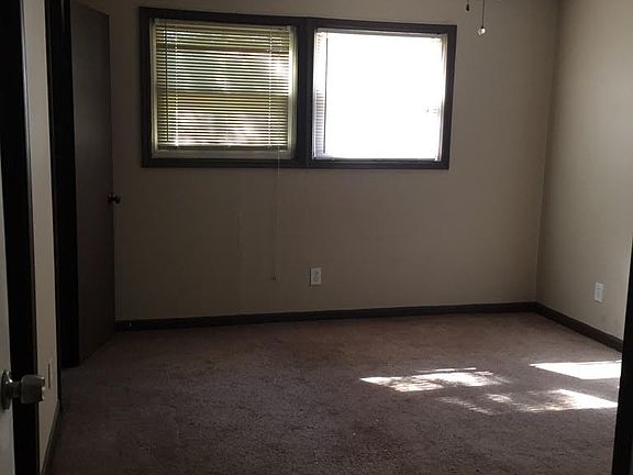 5th image of 851 White Oak Dr