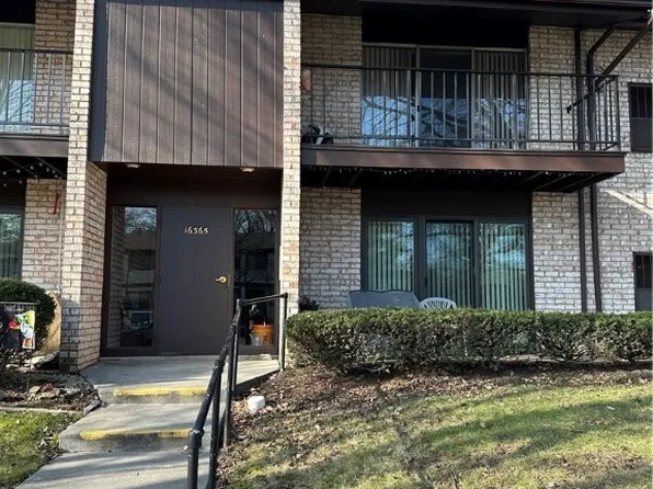 16365 Heather Ln APT 203, Middleburg Heights, OH 44130