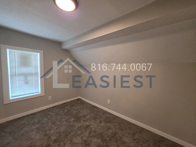 1209 College Ave — Photo 17