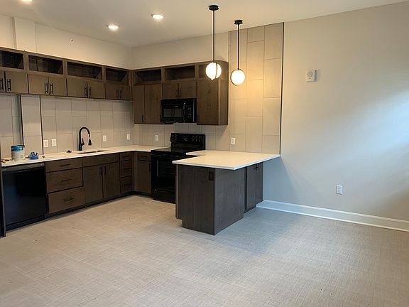 5th image of 3532 Baltimore Ave #2