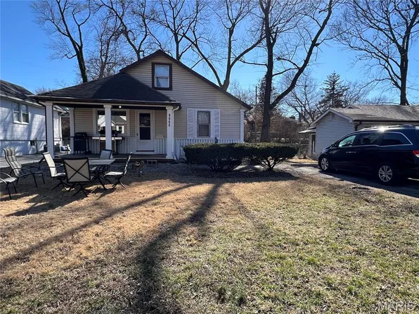 9060 Patrick Dr, Saint Louis, MO 63114