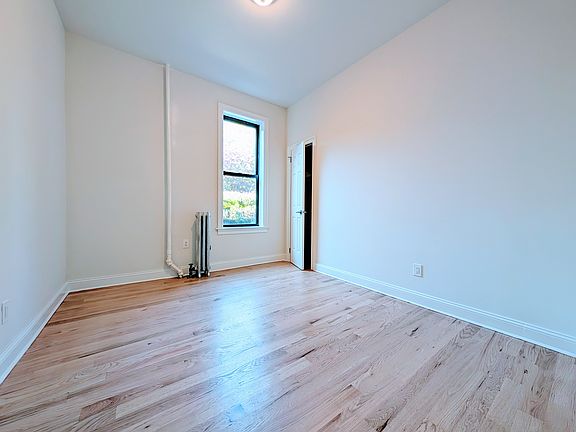 5th image of 327 Sterling Pl #1F