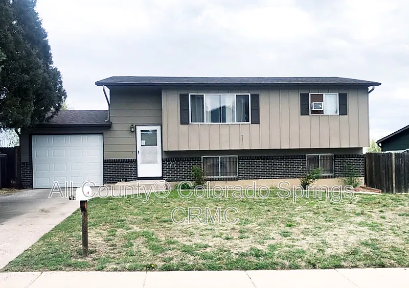 1237 Chiricahua Dr