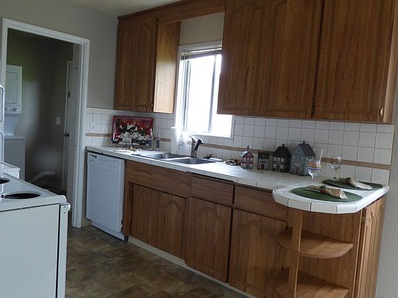 3rd image of 10303 B St E