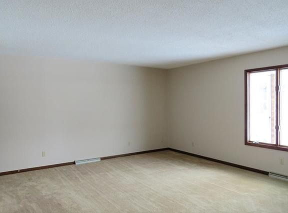 3rd image of 1 Carter Dr APT 2