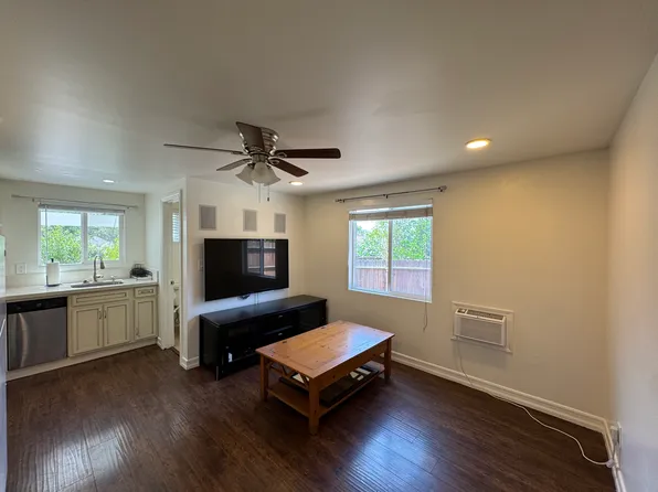2137 1/2 Glenada Ave, Montrose, CA 91020