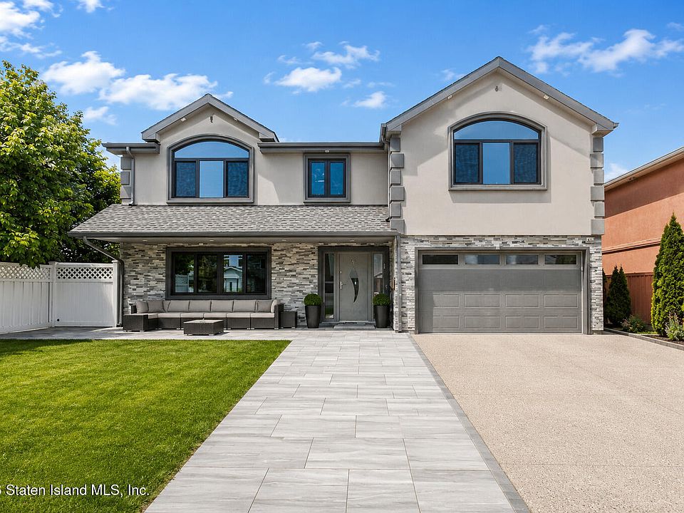 1st image of 20 Dawson Cir