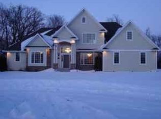 124 Foxwood Cir, Mankato, MN 56001