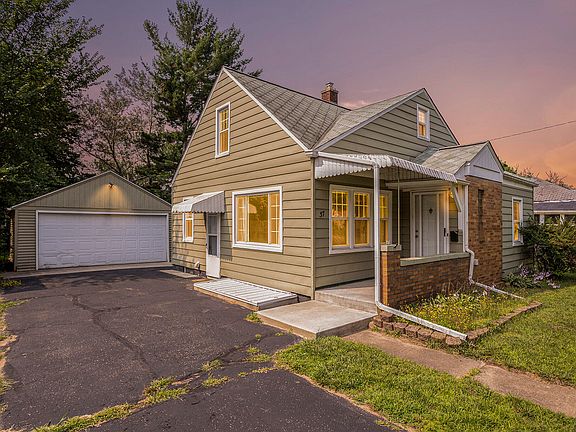 3rd image of 37 Gordon Blvd
