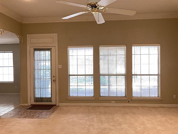 2nd image of 118 Camelot Dr