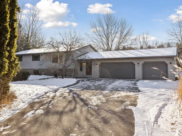 839 Moonbeam Rd W, Hudson, WI 54016