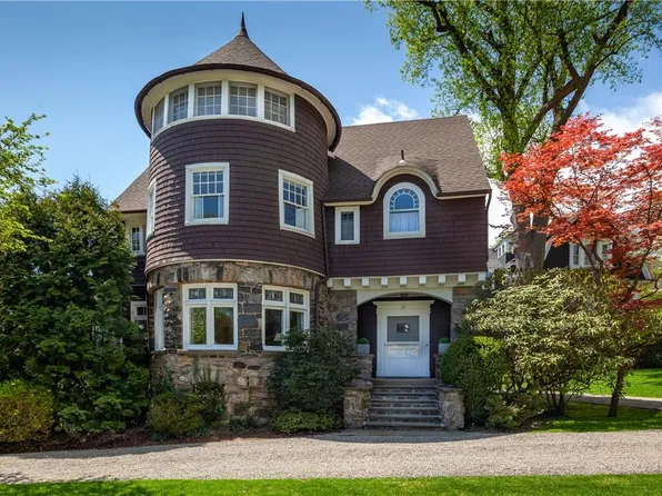 55 Tanglewylde Avenue, Bronxville, NY 10708