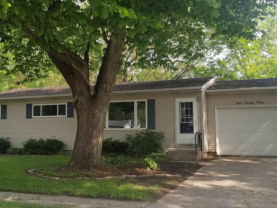 2nd image of 923 E 11th St