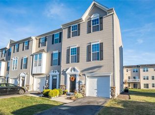 7 White Rose Ln, Palmer Twp, PA 18045