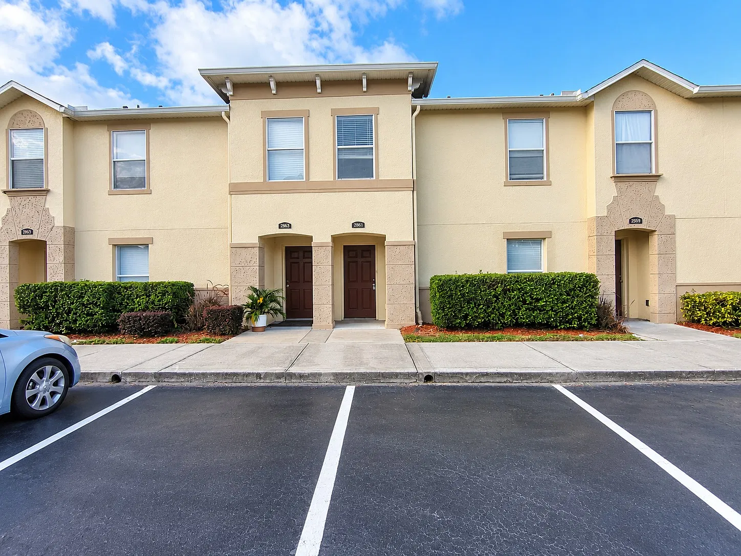 2861 Club Cortile Cir, Kissimmee, FL 34746 - 1 — Photo 3