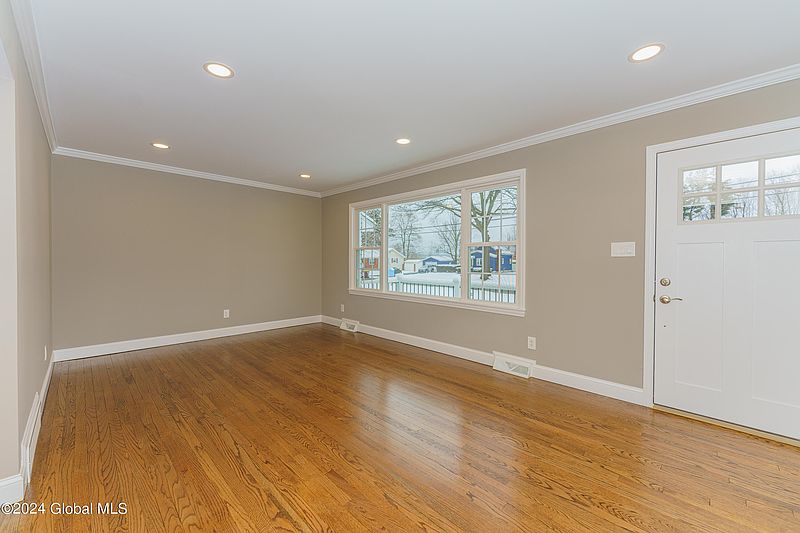 2nd image of 146 Dahlia Street