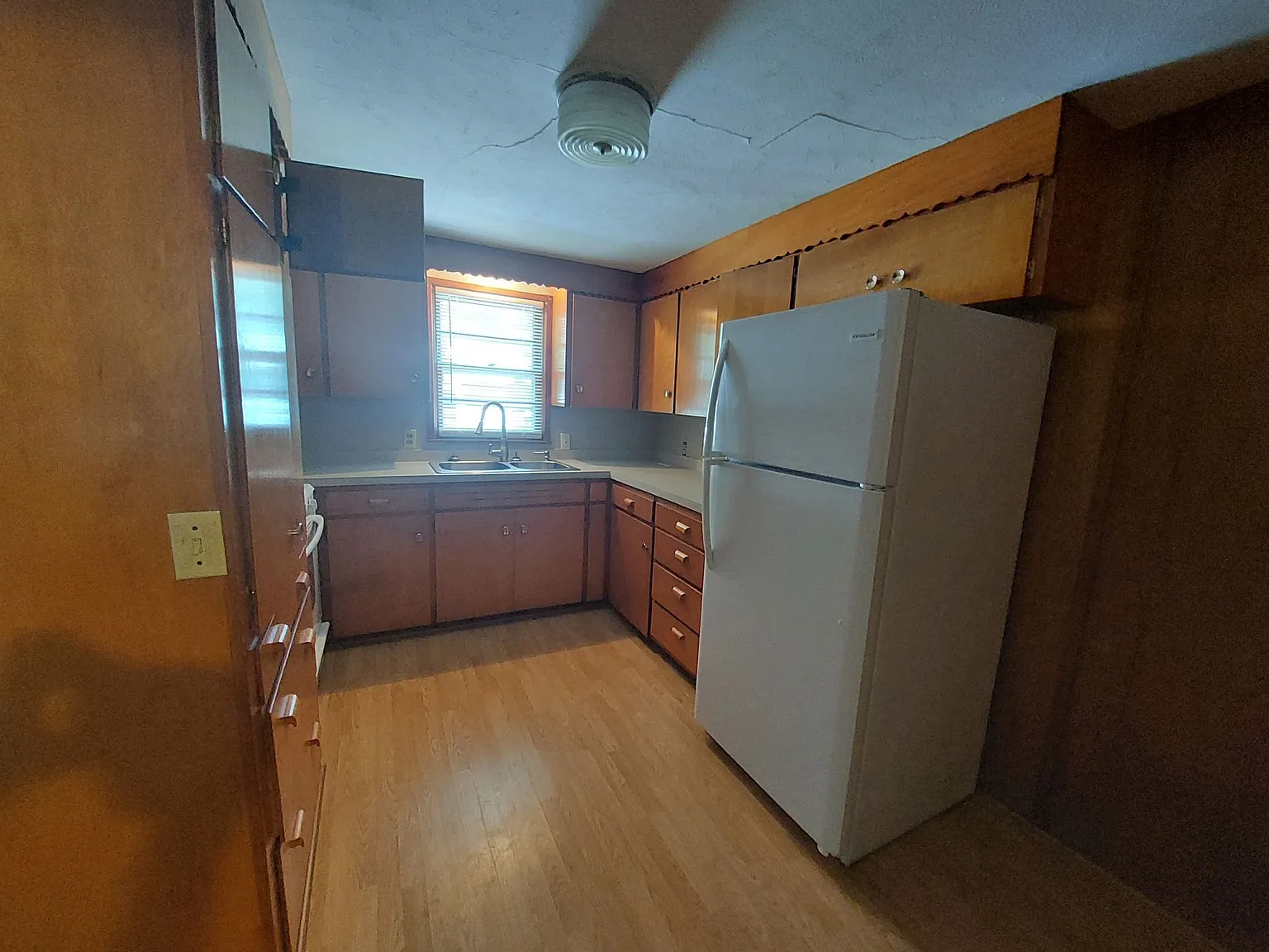 N. Meridian — Photo 2