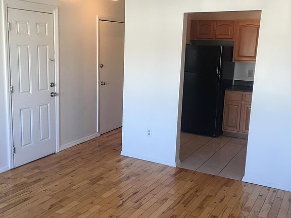 2nd image of 405 Beach 48th St #2