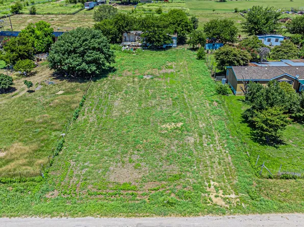 8801 Kelly Ln, Alvarado, TX 76009