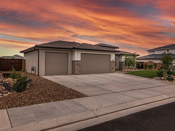 3rd image of 2221 E Cinder Knoll Dr