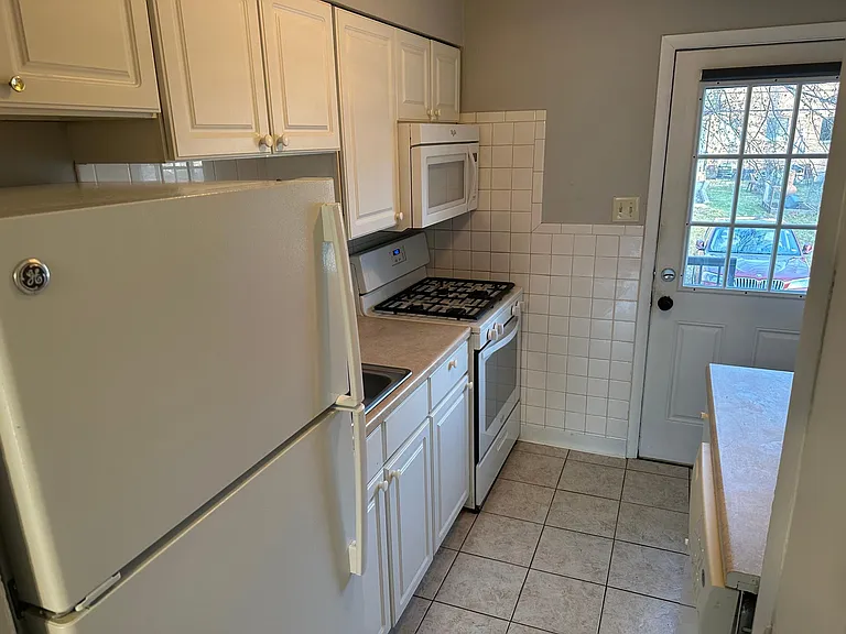 232 Solon Dr #C — Photo 2