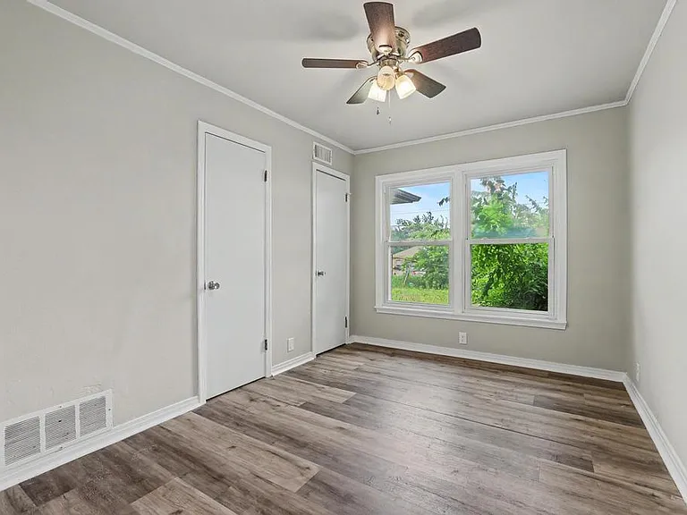 2407 N Shannon St — Photo 12