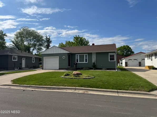 406 W 5th Ave, Milbank, SD 57252