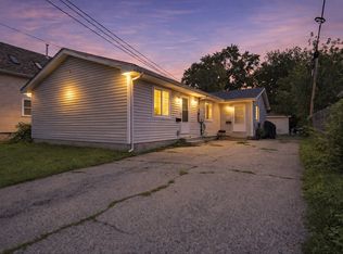 412 S State St, Aurora, IL 60505