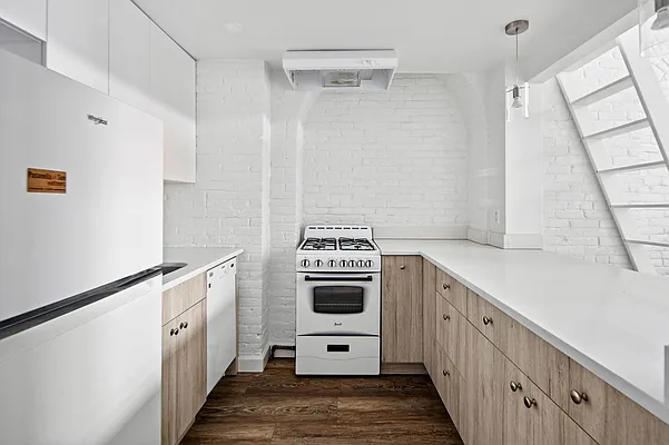Rented by Urban Real Estate Property Group Inc | media 12