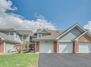 866 Pas Ct APT 103, Naperville, IL 60563