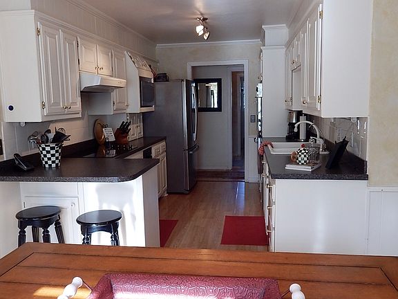 4th image of 3009 Teckla Blvd