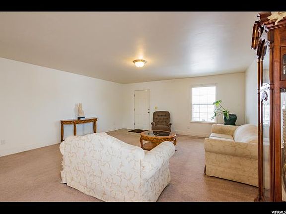 4th image of 3177 S Hunter View Dr